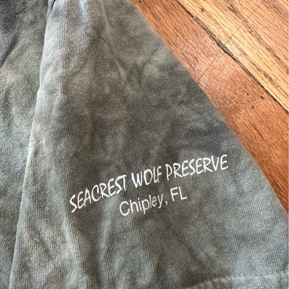 The Mountain 2014 Seacrest Wolf Preserve Graphic Tee Size M - Picture 5 of 6